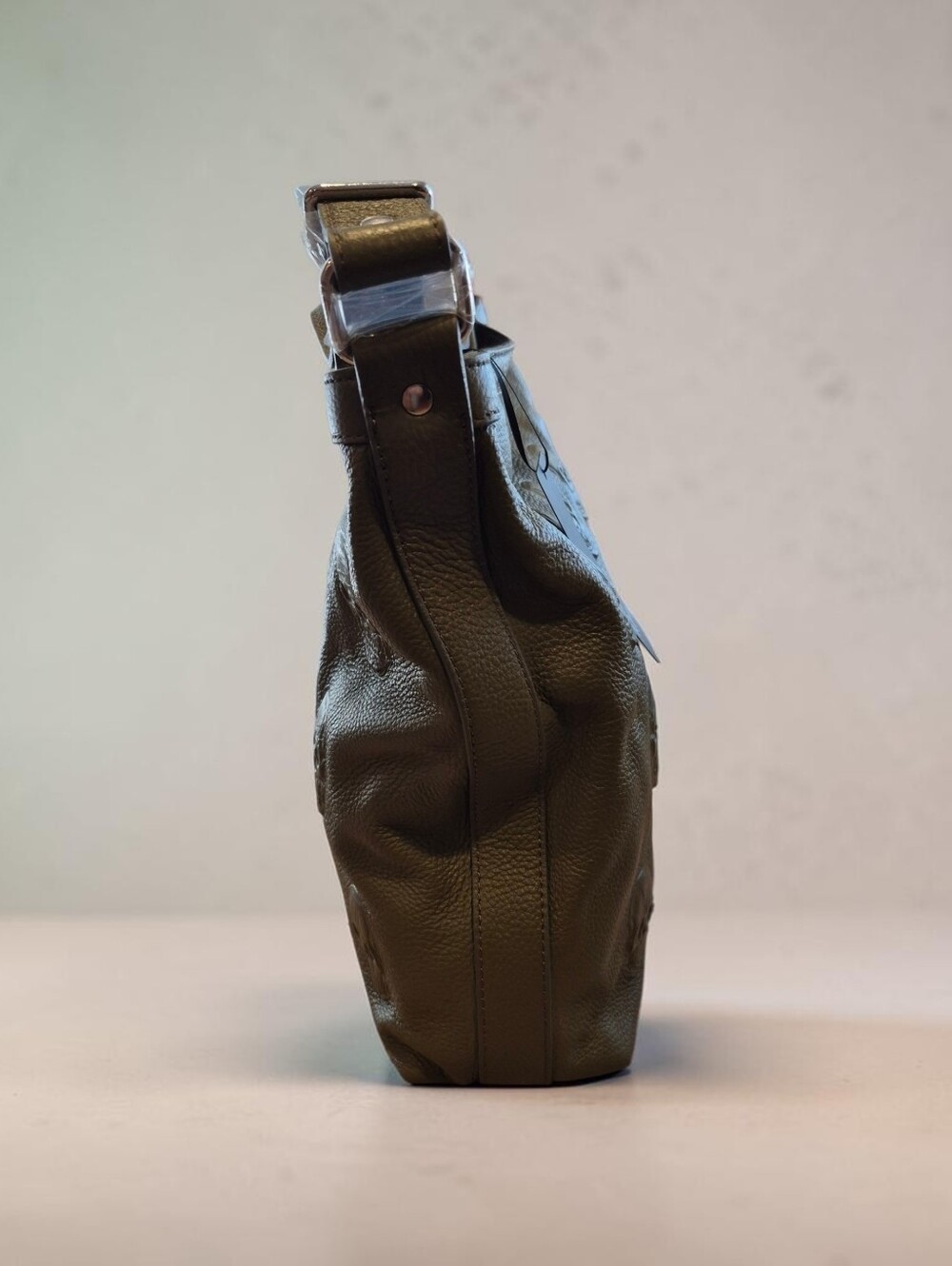 Ío Pelle Italia Olive Green Pebbled Leather Skull Embossed Shoulder Bag - Picture 3 of 9